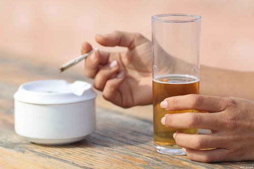 尿酸高患者警惕 除痛風外，酒精飲料還易誘發這2種并發癥